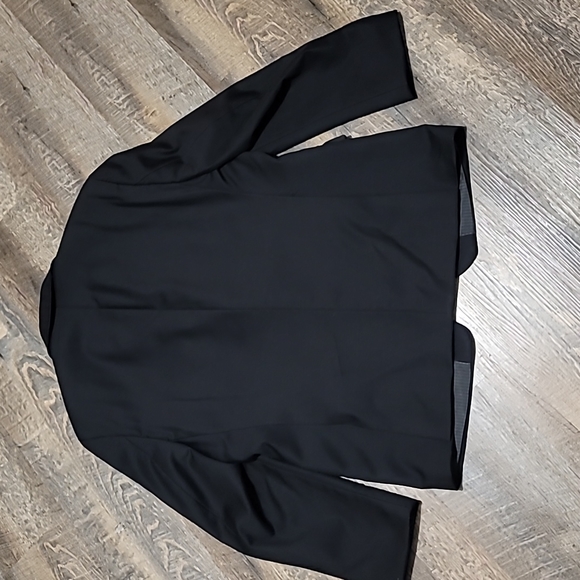 Like new men's suit jacket 42 short black by Calvin Klein slim fit Canada made - Picture 6 of 13